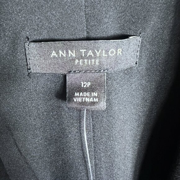 NWT Ann Taylor The Petite Long Two-Button Blazer in Seasonless Stretch Size 12P - Picture 2 of 9